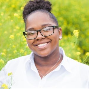 Meet your Posher, Aliza